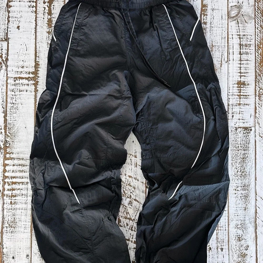 Lululemon - License to Train Mid-Rise Lightweight Jogger Size 4 - Picture 7 of 8